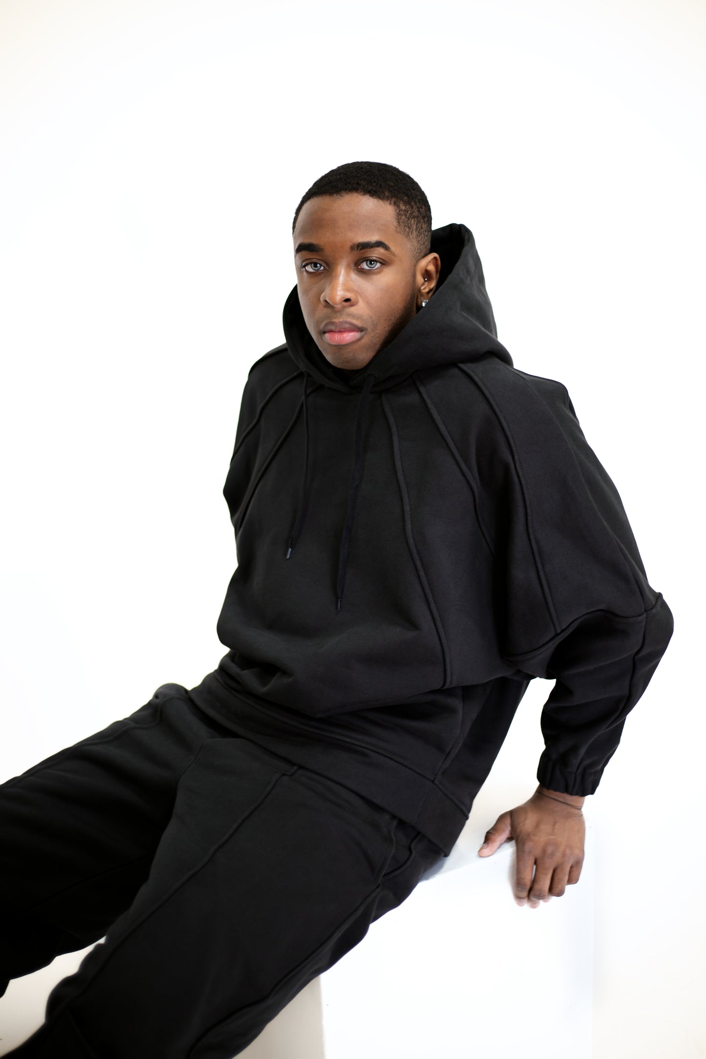 FELPA OVERSIZE “DEEP BLACK”